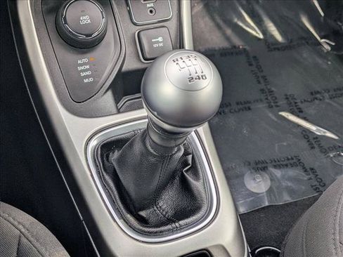 Used 2017 Jeep Compass Sport AWD/4WD image 12