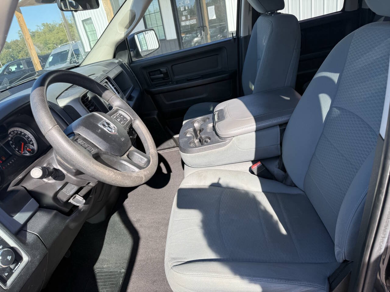 Used 2017 RAM 1500 Express AWD/4WD image 18