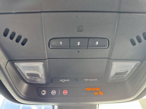 Used 2020 Chevrolet Blazer RS image 17