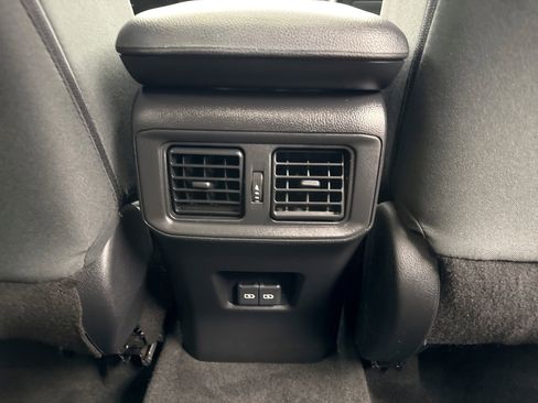 Used 2022 Toyota RAV4 XLE image 19