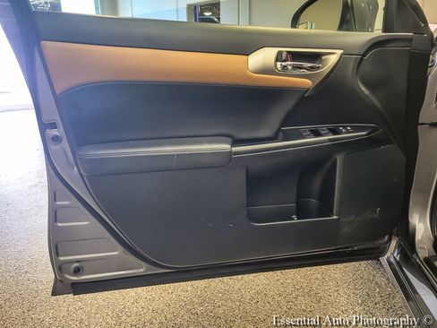 Used 2016 Lexus CT 200h w/ Navigation Package FWD image 19