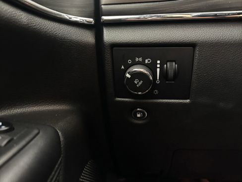Used 2019 Jeep Grand Cherokee Limited image 35