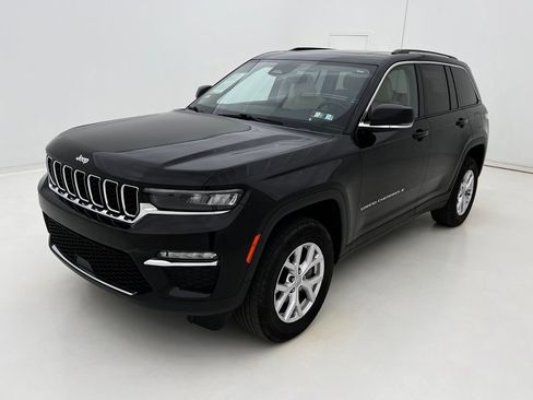 Used 2022 Jeep Grand Cherokee Limited image 4