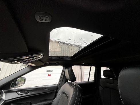 New 2025 Jeep Grand Cherokee Altitude image 17