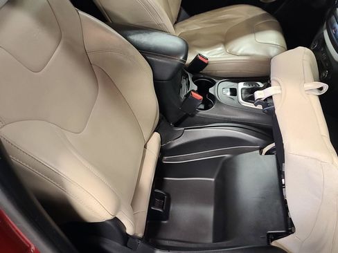 Used 2015 Jeep Cherokee Limited w/ Trailer Tow Group image 23