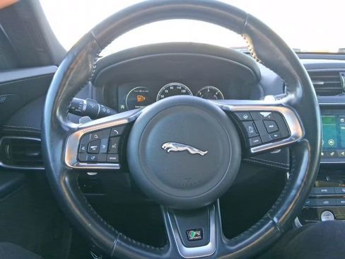 Used 2018 Jaguar XE R-Sport image 16