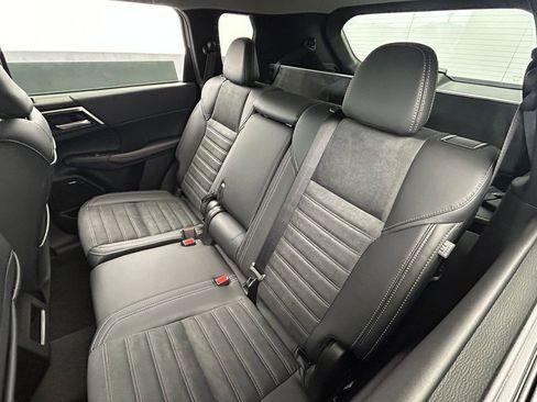 New 2025 Mitsubishi Outlander image 42