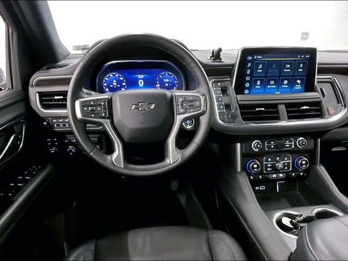 Used 2024 Chevrolet Suburban Z71 image 6