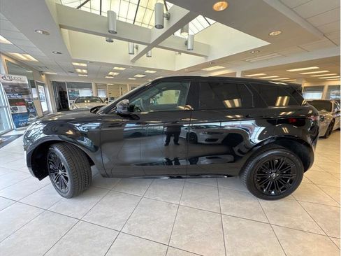 Used 2024 Land Rover Range Rover Evoque Dynamic SE image 8