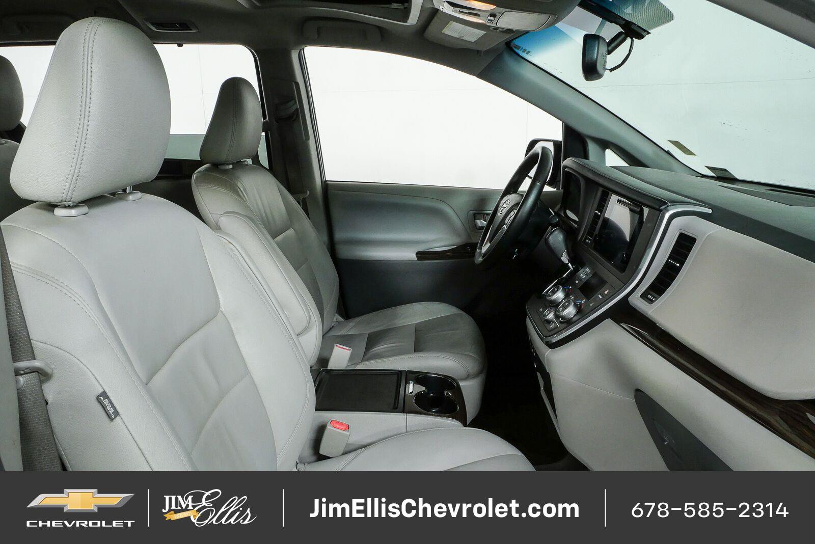 Used 2016 Toyota Sienna XLE FWD image 20
