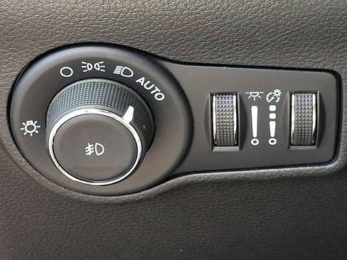 Used 2022 Jeep Compass Limited w/ Sun and Sound Group AWD/4WD image 28