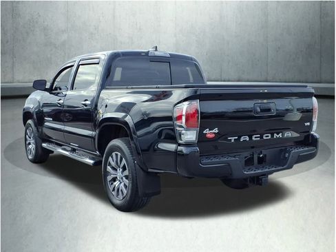 Used 2021 Toyota Tacoma Limited image 10
