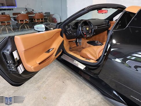 Used 2013 Ferrari 458 Spider RWD image 15