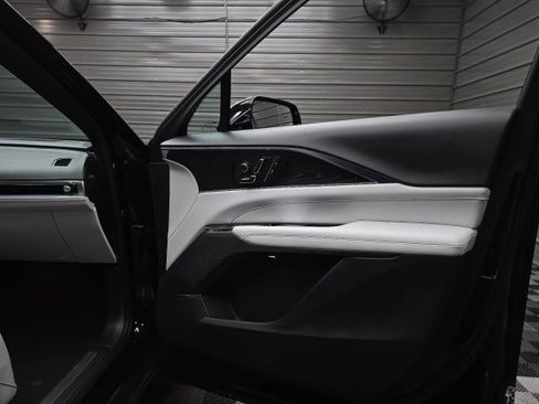 Used 2024 Cadillac Lyriq Luxury RWD image 36