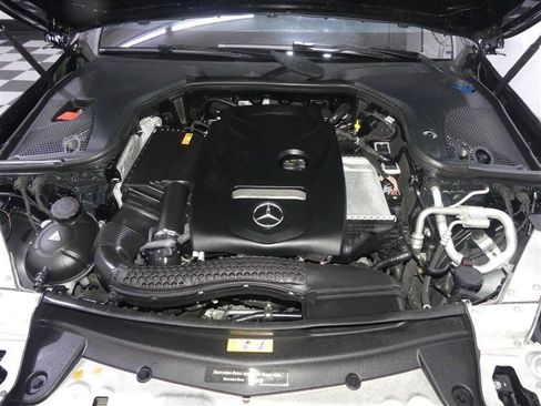 Used 2017 Mercedes-Benz E 300 4MATIC image 12