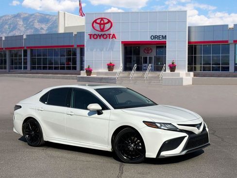 Used 2022 Toyota Camry XSE w/ Navigation Upgrade Package FWD image 1