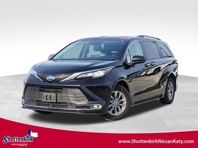 Used 2023 Toyota Sienna XLE