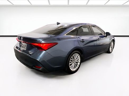 Used 2020 Toyota Avalon Limited w/ Advanced Safety Package FWD image 4