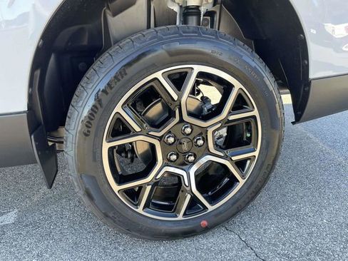 New 2026 Ford Maverick Lariat image 4