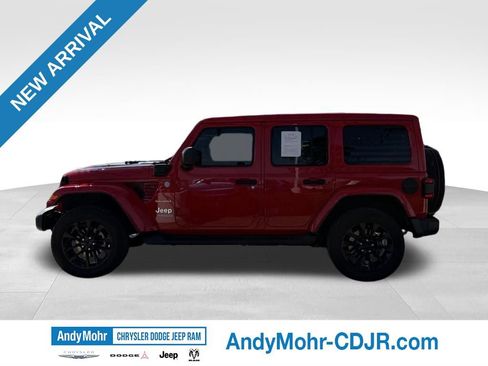 Used 2021 Jeep Wrangler Unlimited Sahara w/ Cold Weather Group AWD/4WD image 5
