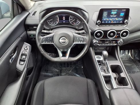 Used 2025 Nissan Sentra SV w/ All-Weather Package FWD image 4
