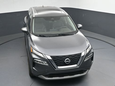 Used 2022 Nissan Rogue SV w/ SV Premium Package image 30