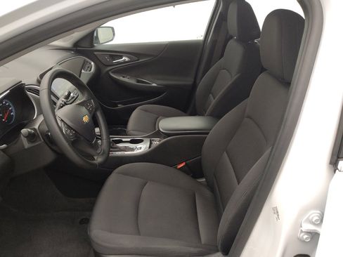 Used 2024 Chevrolet Malibu RS FWD image 17