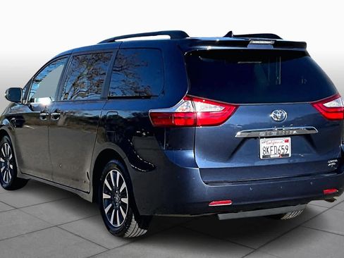 Used 2019 Toyota Sienna Limited Premium image 11