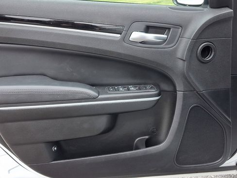 Used 2023 Chrysler 300 Touring w/ Sport Appearance Package image 14