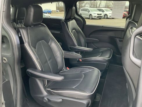 Used 2021 Chrysler Pacifica Limited w/ S Appearance Package image 57