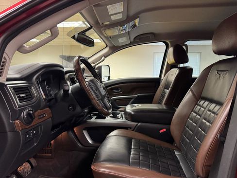 Used 2019 Nissan Titan Platinum Reserve image 22