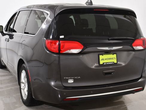 Used 2018 Chrysler Pacifica Touring Plus w/ Tire & Wheel Group FWD image 14