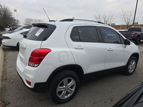 Used 2020 Chevrolet Trax LT w/ LT Convenience Package image 7