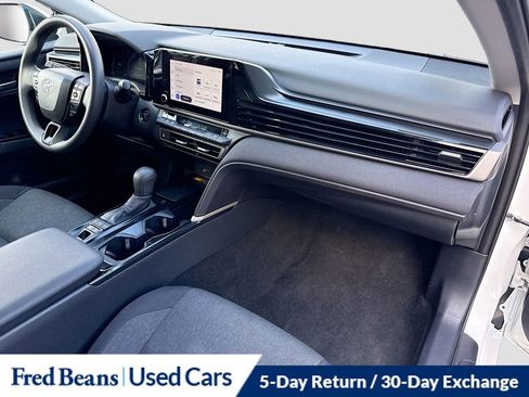 Used 2025 Toyota Camry LE FWD image 31