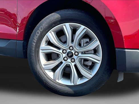Used 2023 Ford Edge Titanium AWD/4WD image 9