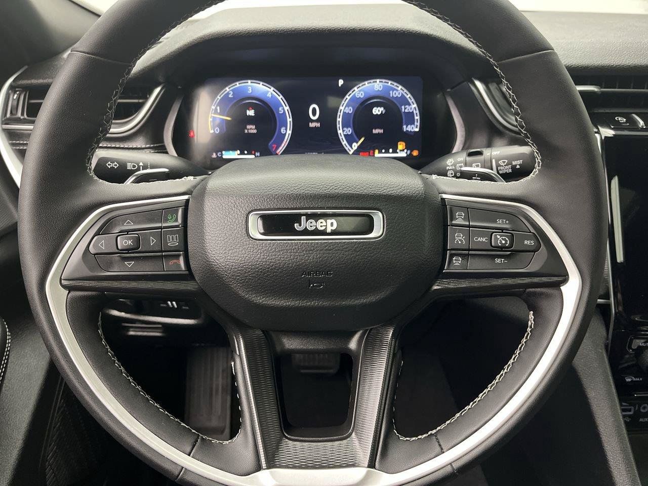 Used 2025 Jeep Grand Cherokee L Altitude AWD/4WD image 19