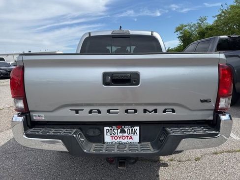 Used 2022 Toyota Tacoma SR5 RWD image 14