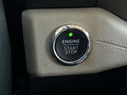 Used 2024 Ford Expedition Limited image 23