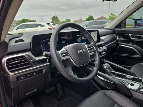 Certified 2024 Kia Telluride S w/ S Sunroof Package AWD/4WD image 2