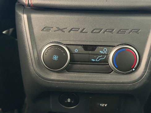 Certified 2025 Ford Explorer ST-Line w/ ST-Line Street Pack AWD/4WD image 18