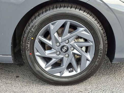 Used 2024 Hyundai Elantra SEL FWD image 11