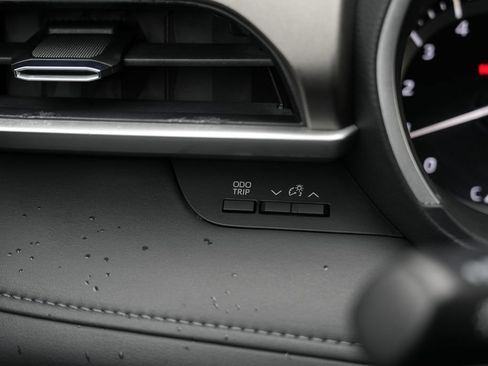 Used 2021 Toyota Highlander XLE image 52