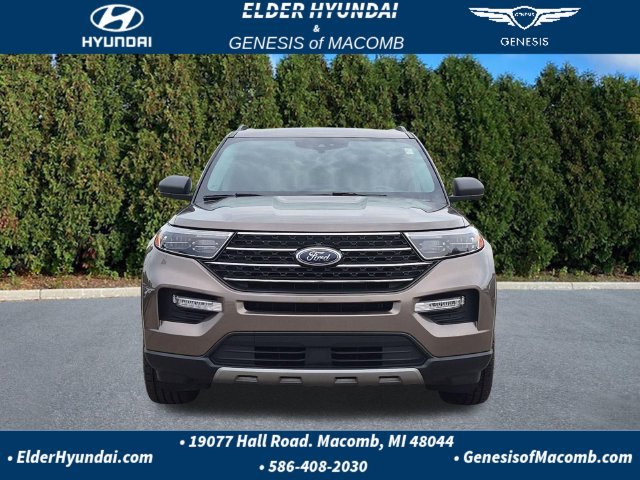 Used 2021 Ford Explorer XLT w/ Equipment Group 202A AWD/4WD image 2
