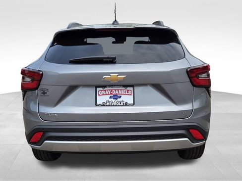 New 2026 Chevrolet Trax LT w/ Driver Confidence Package FWD image 7