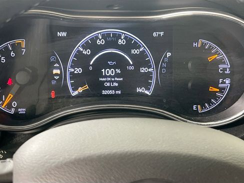 Used 2022 Jeep Grand Cherokee Laredo E image 12