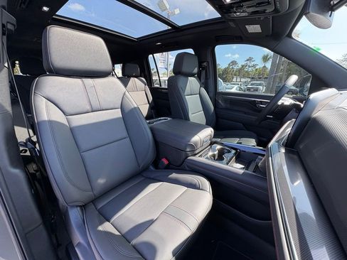 New 2026 Chevrolet Suburban RST w/ RST Capability Package AWD/4WD image 27