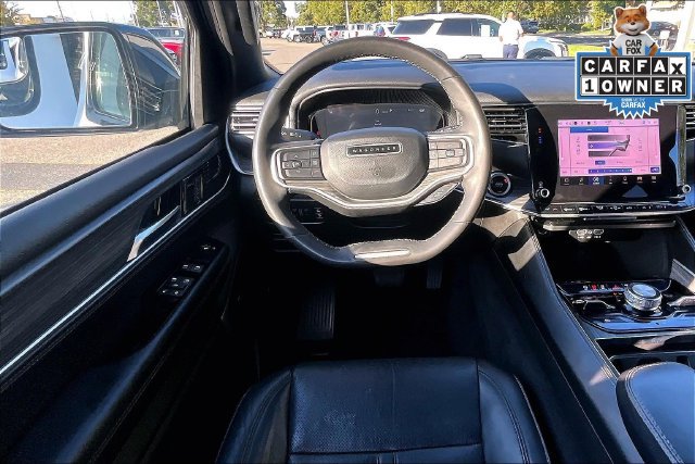 Used 2024 Jeep Wagoneer L Series III w/ Flexible Seating Group AWD/4WD image 5