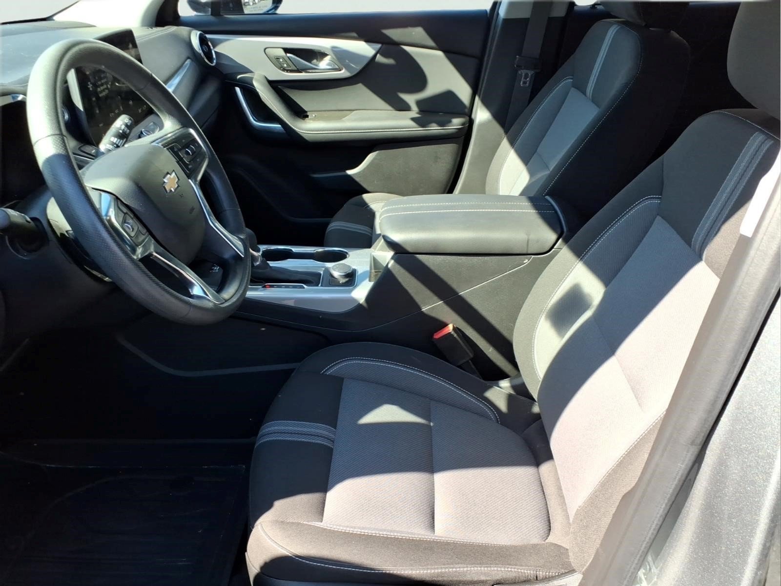 Used 2024 Chevrolet Blazer LT w/ Convenience Package FWD image 9