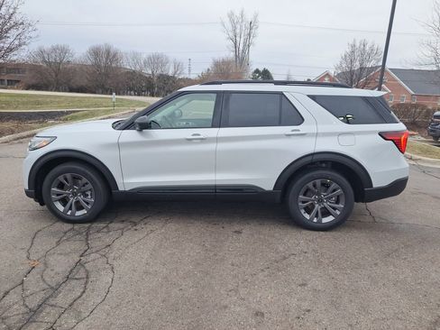 New 2026 Ford Explorer Active w/ Active Comfort Package image 35