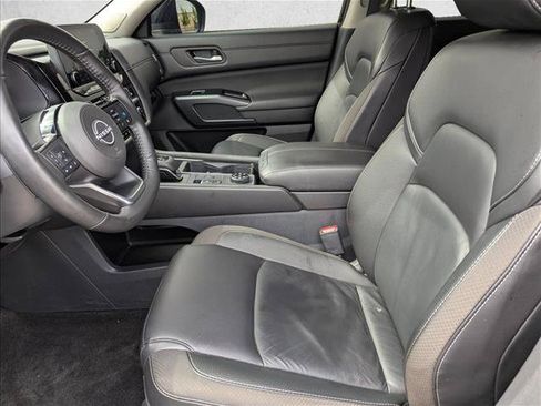 Used 2025 Nissan Pathfinder SL w/ SL Premium Package AWD/4WD image 24